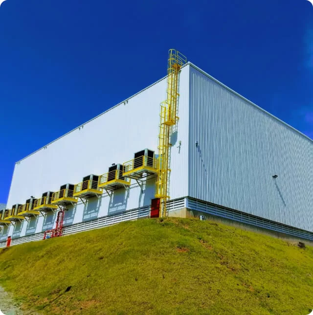 Climatizador evaporativo em ambiente industrial